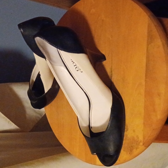 Franco Sarto Women's Crash Black/White Leather Peep Toe Slip On Pumps - Sz 8.5M - Picture 2 of 12